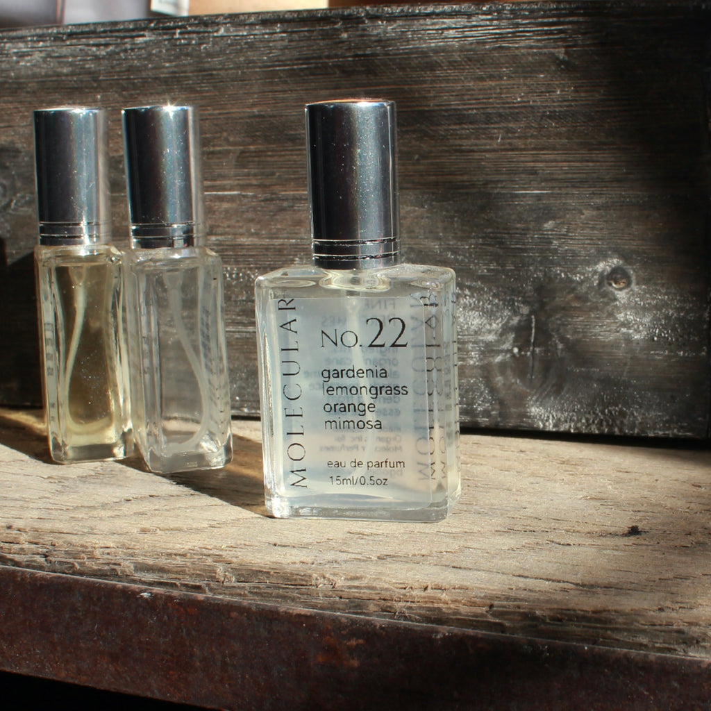 MOLECULAR NATURAL PERFUMES