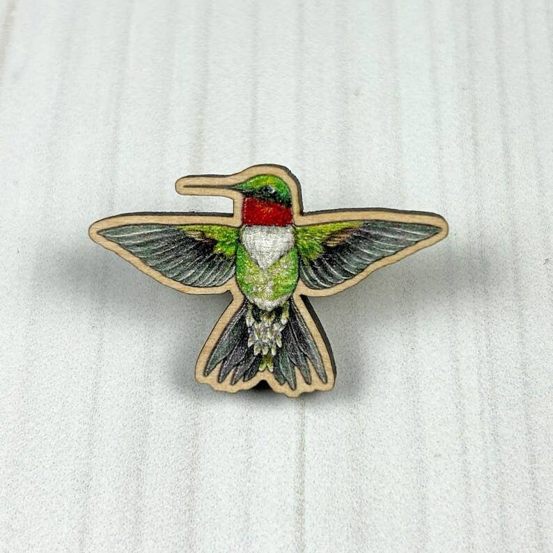 RUBY-THROATED HUMMINGBIRD ILLUSTRATED WOODEN PIN