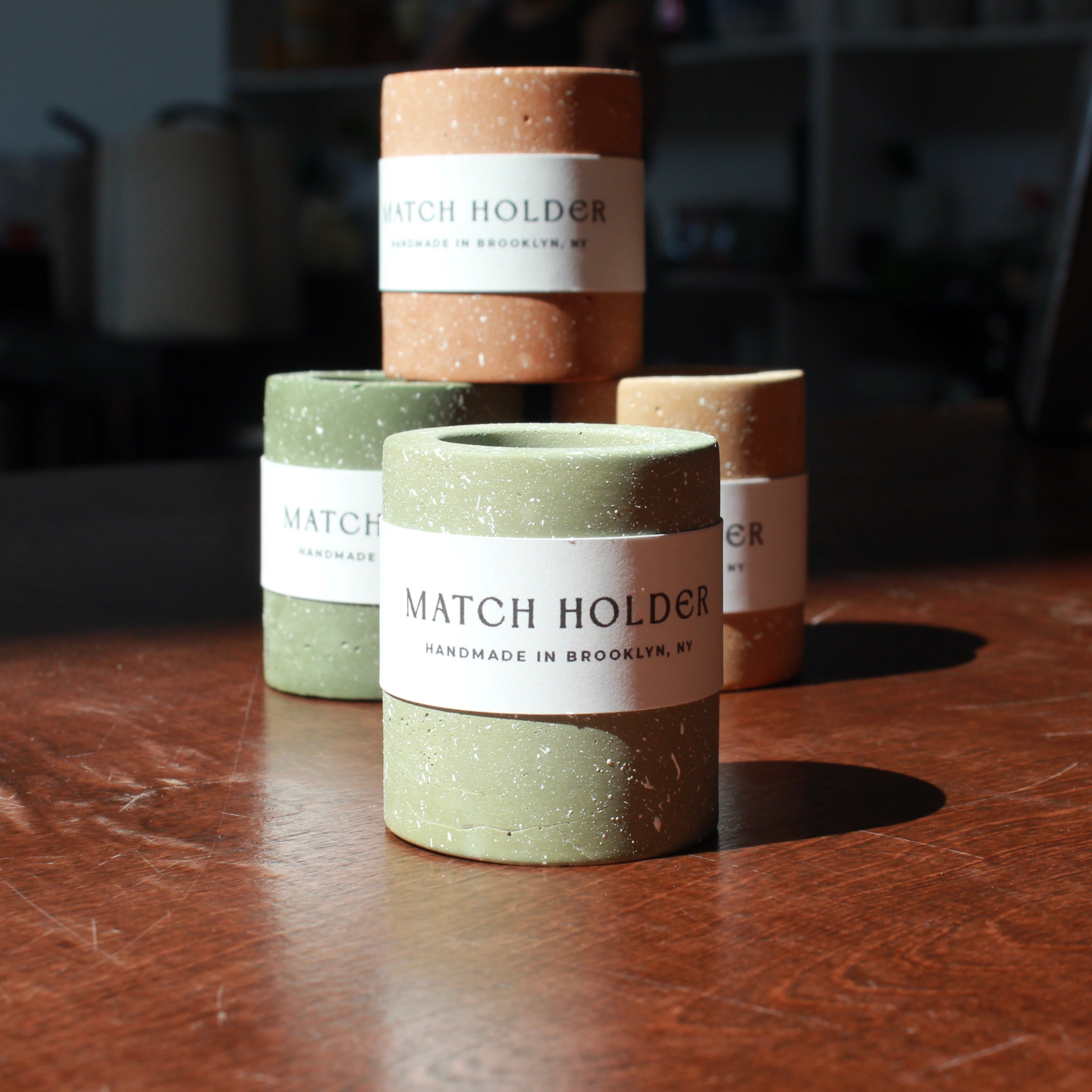 SPECKLED MATCH POT WITH MATCH STRIKER