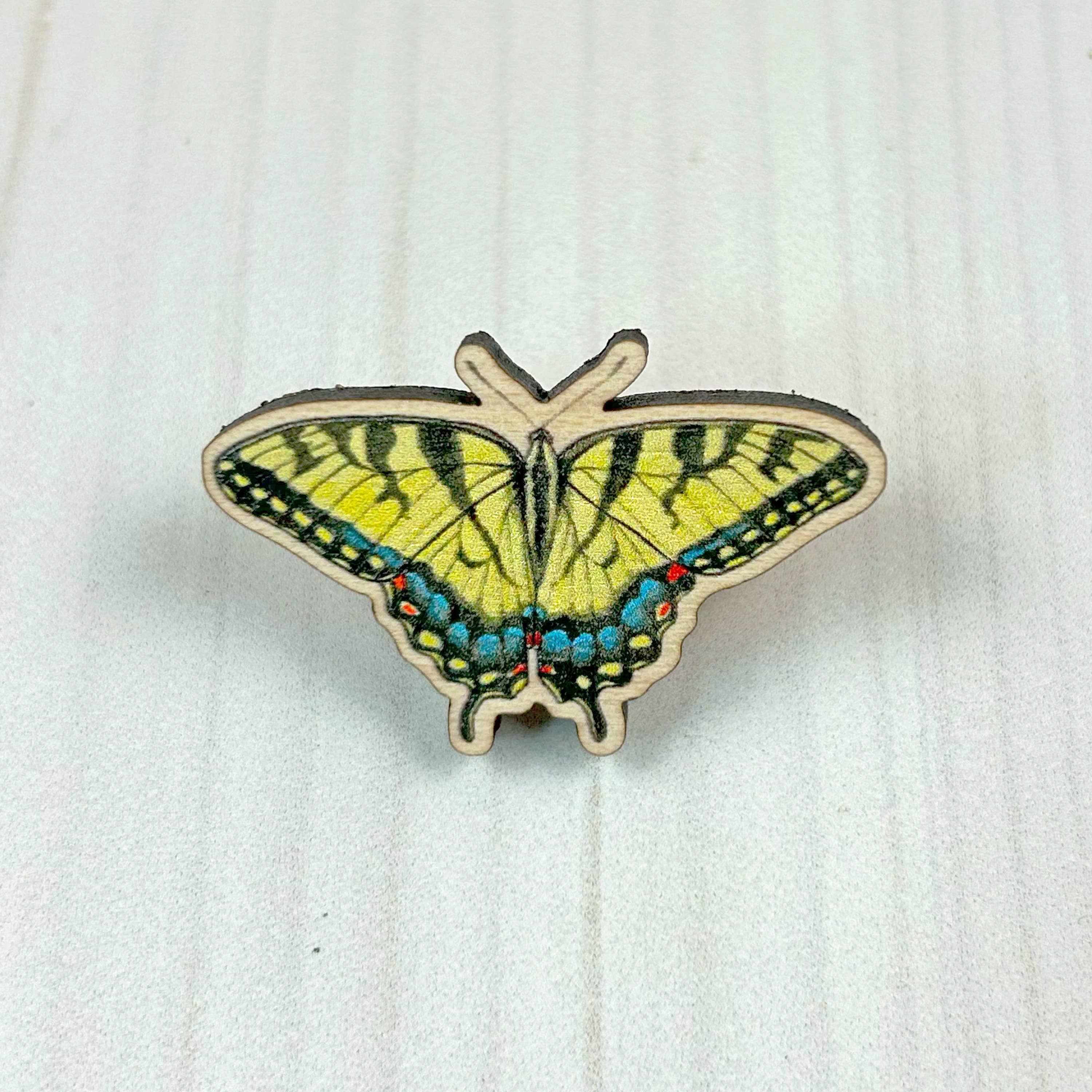 TIGER SWALLOWTAIL ILLUSTRATED WOODEN PIN