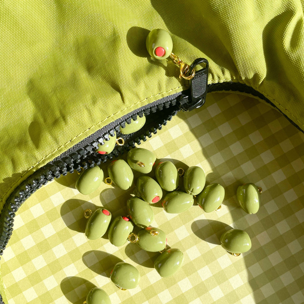 BAG CHARM: OLIVE