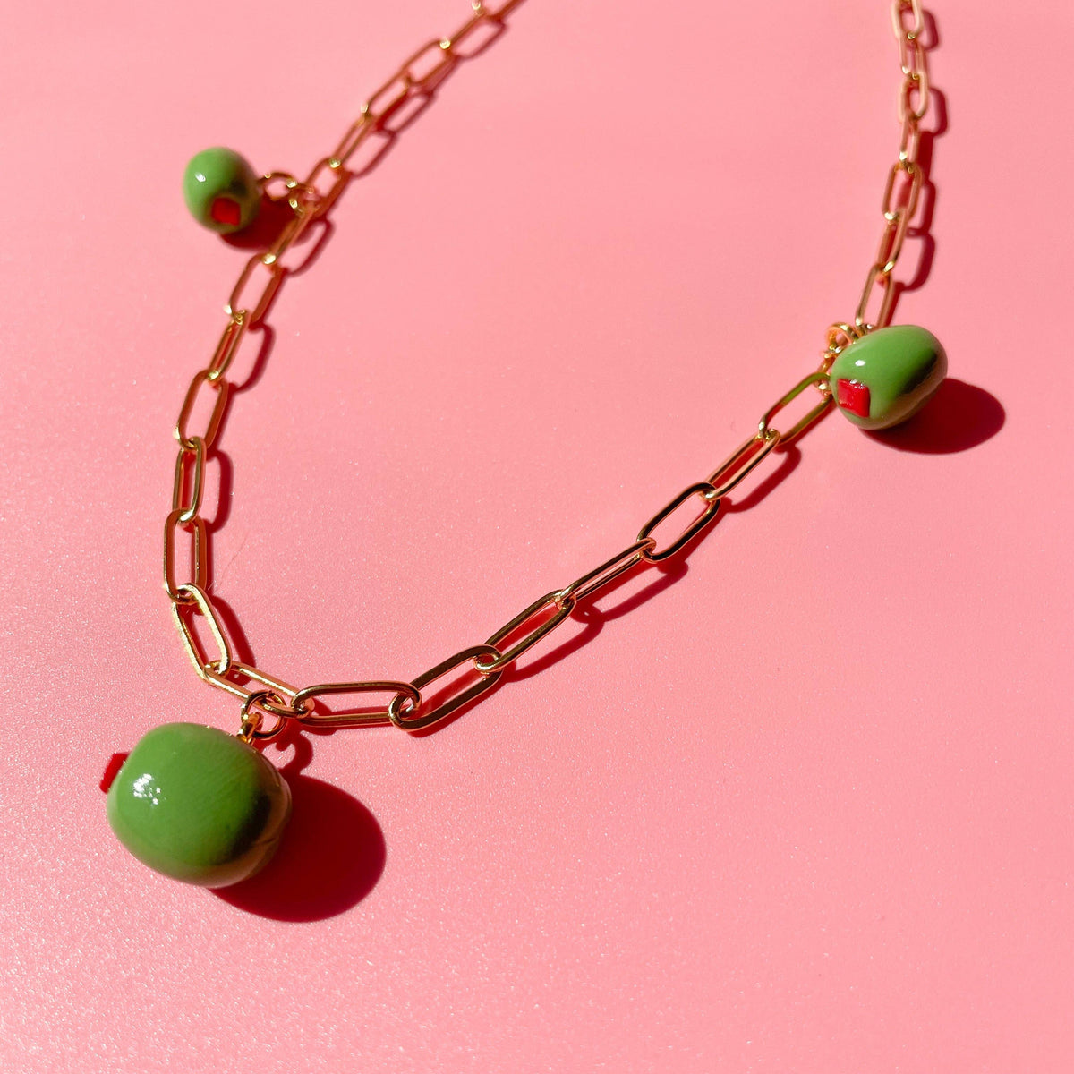 OLIVE NECKLACE