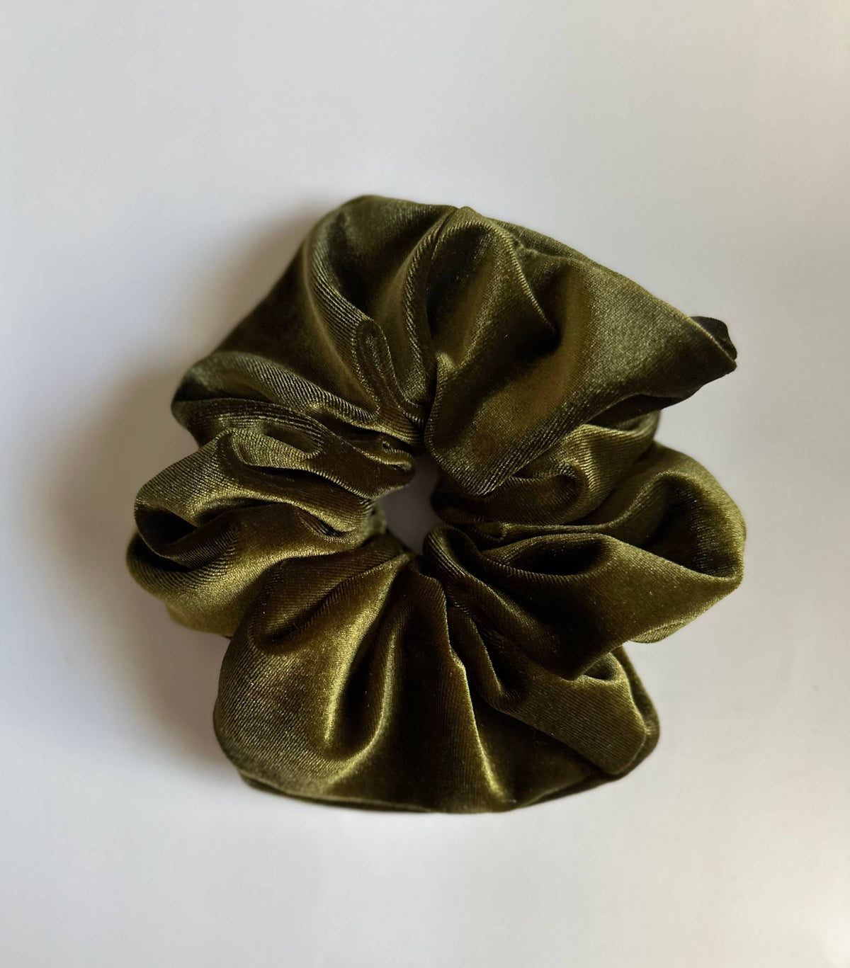 VELVET SCRUNCHIE - LIGHT GREEN