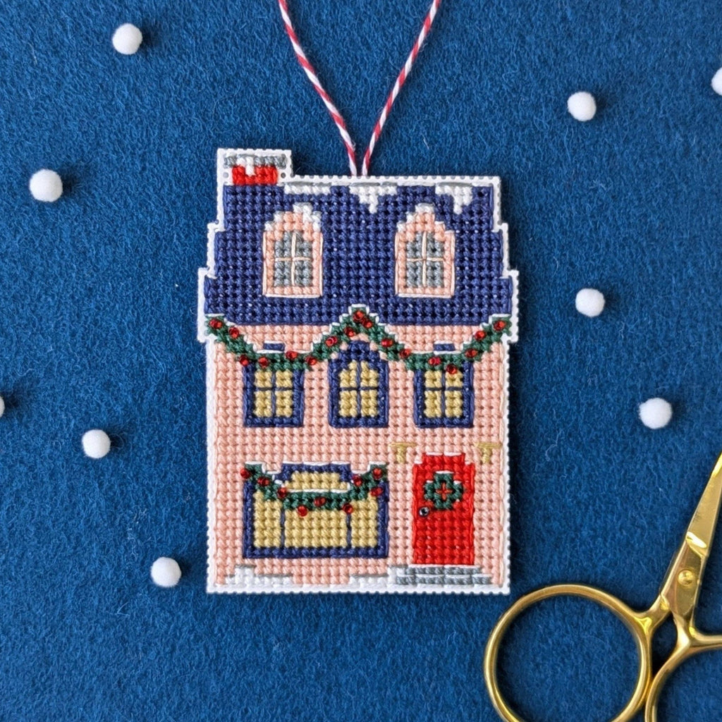 HOLIDAY HOMES COTTAGE CROSS STITCH KIT