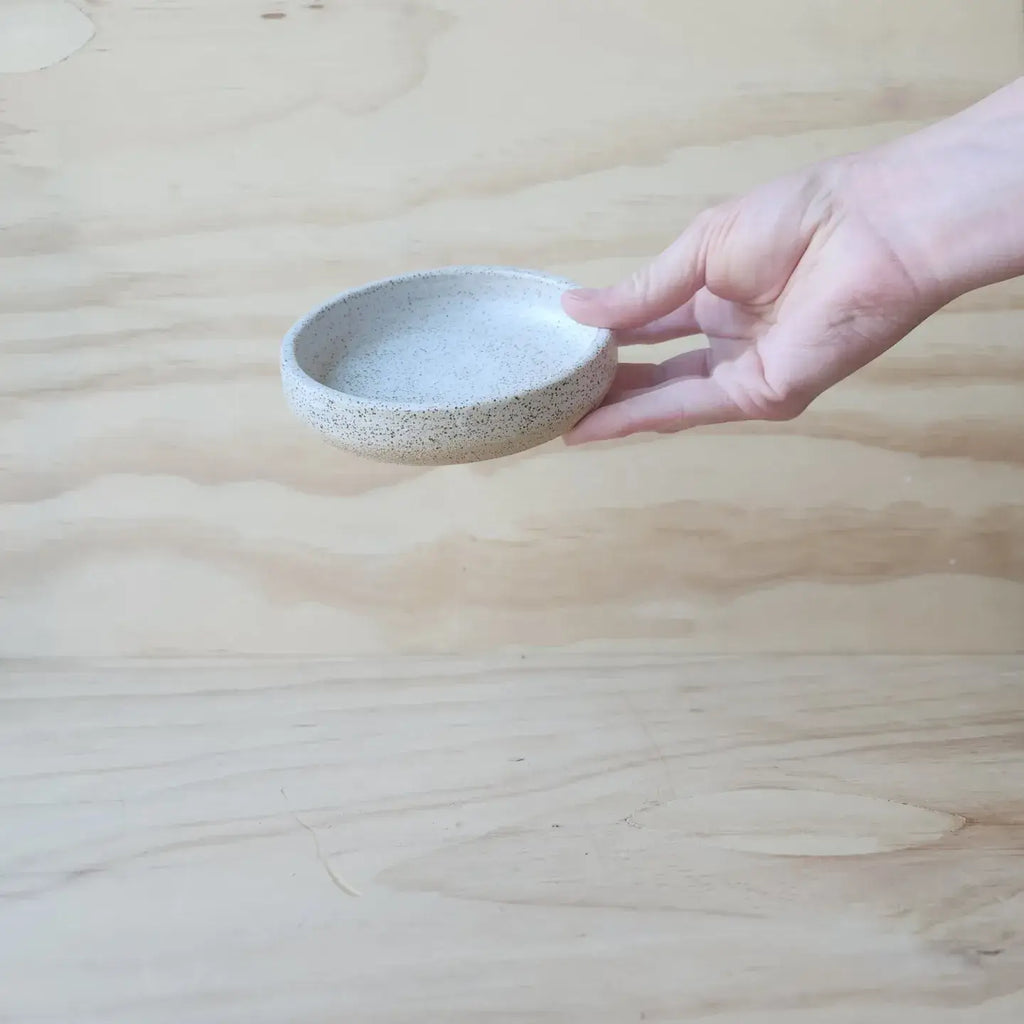 CATCHALL DISH: SPECKY WHITE