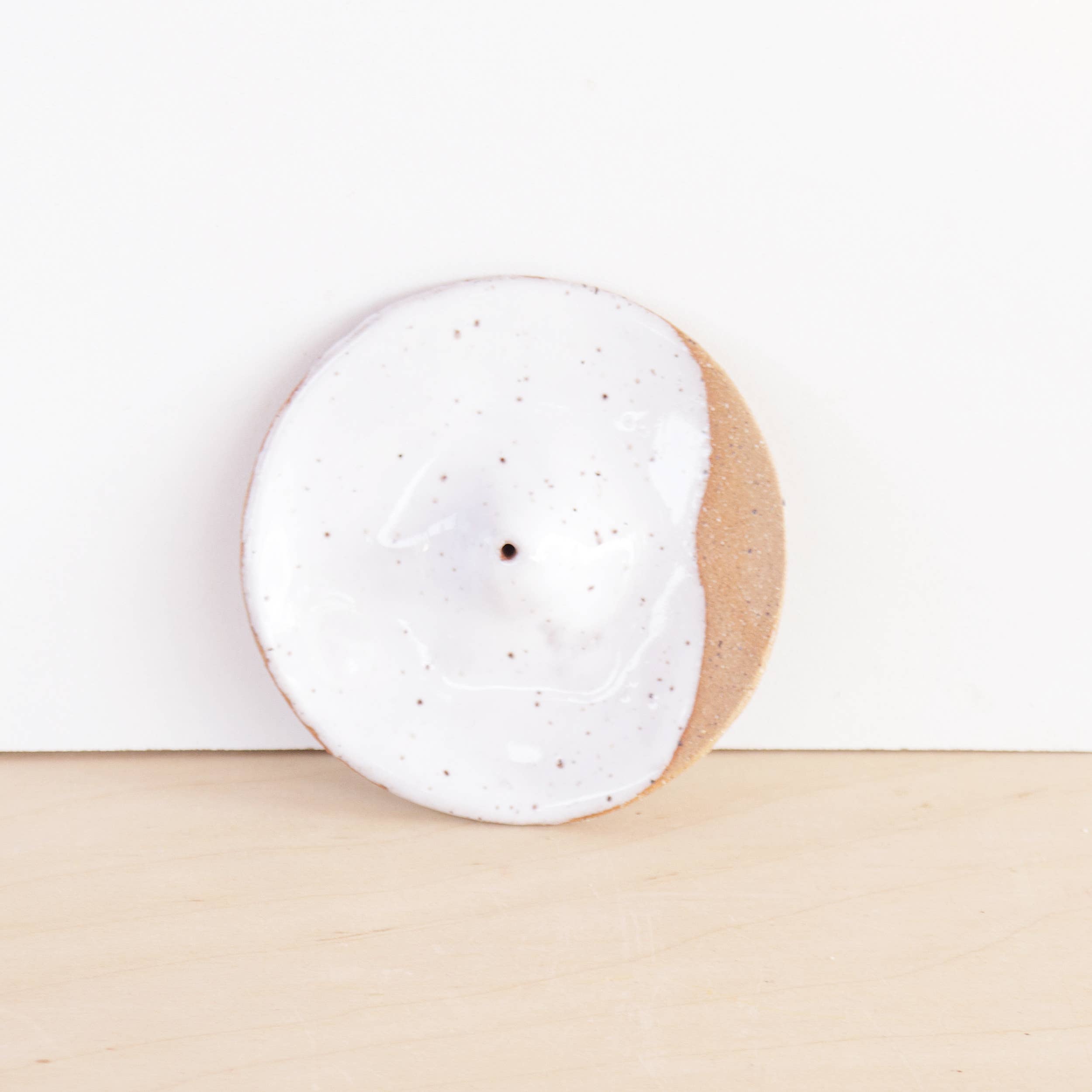 FLOW CERAMIC INCENSE HOLDER