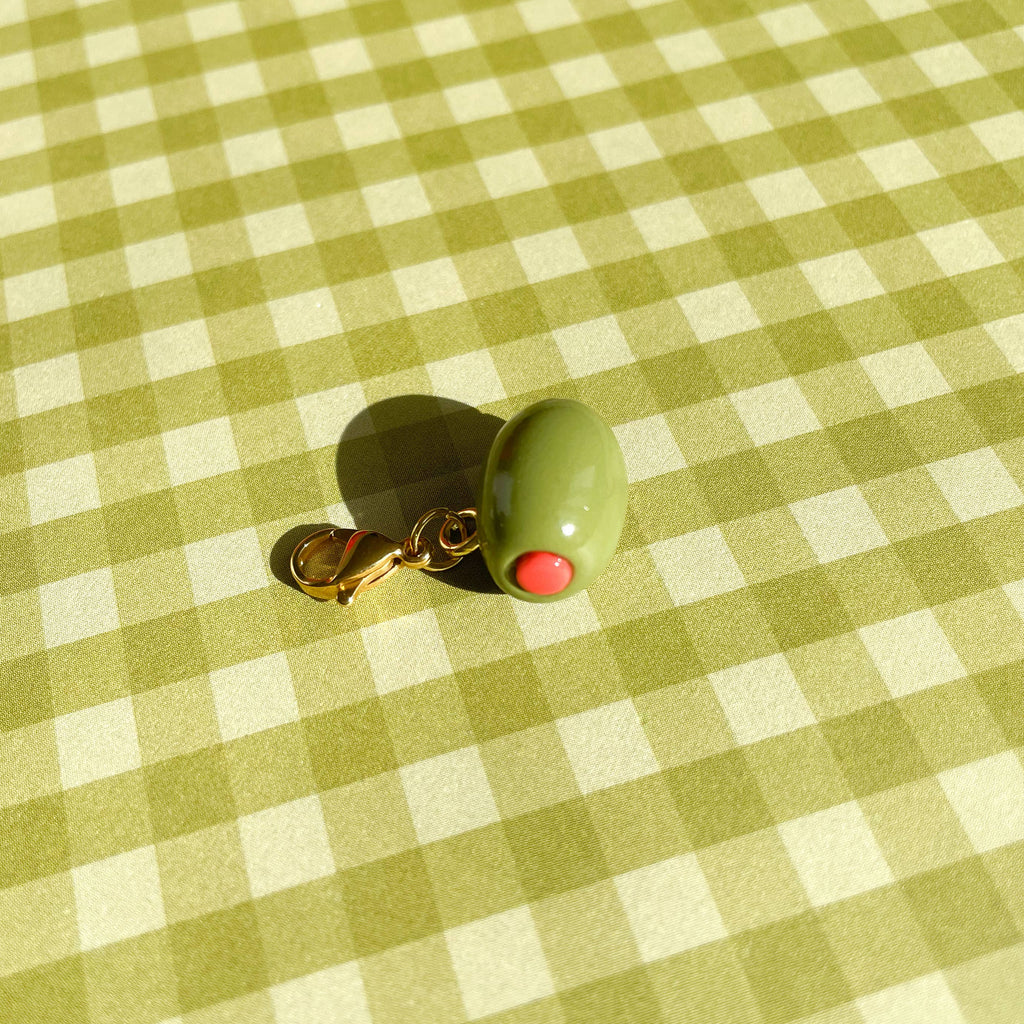 BAG CHARM: OLIVE