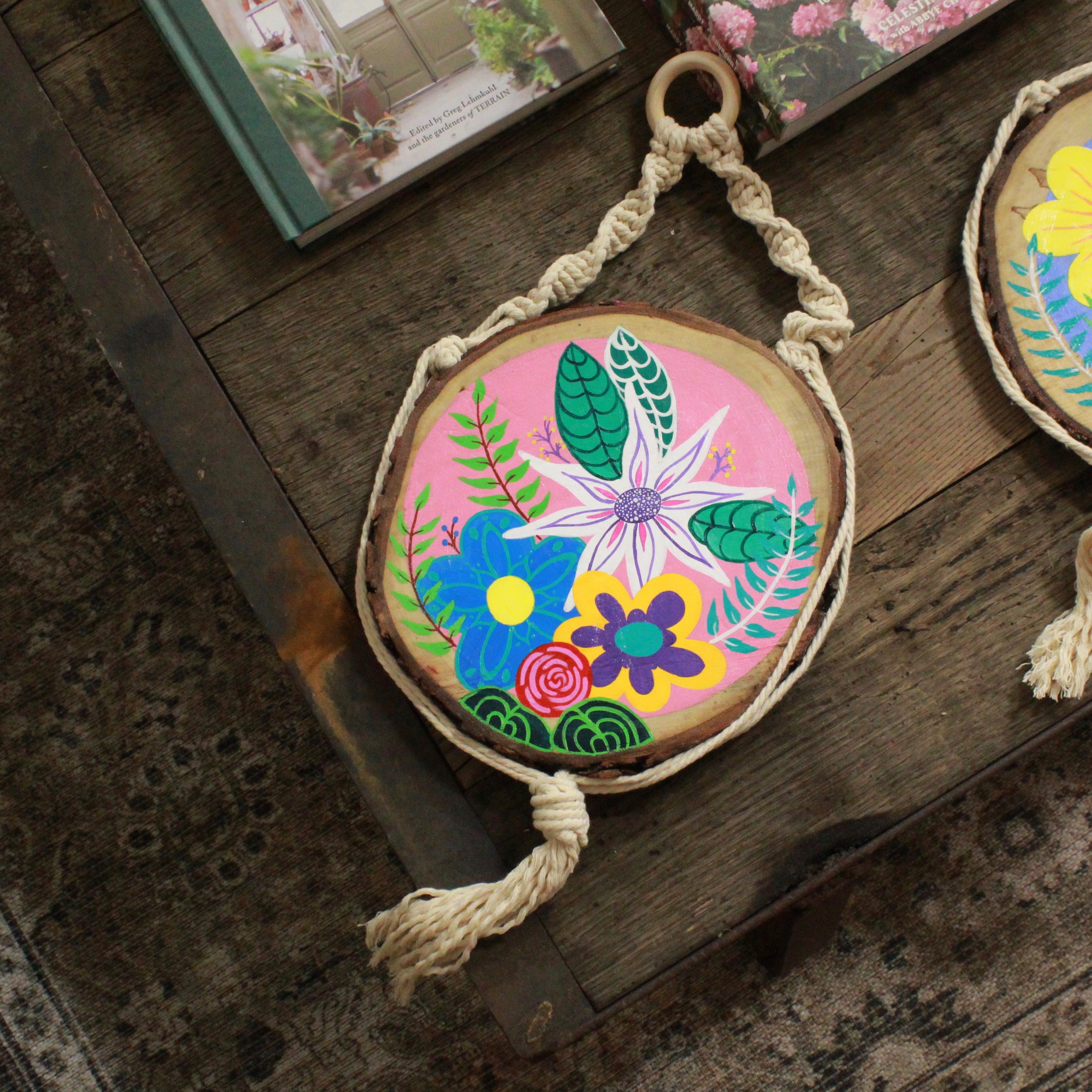 MACRAME WOOD ROUND