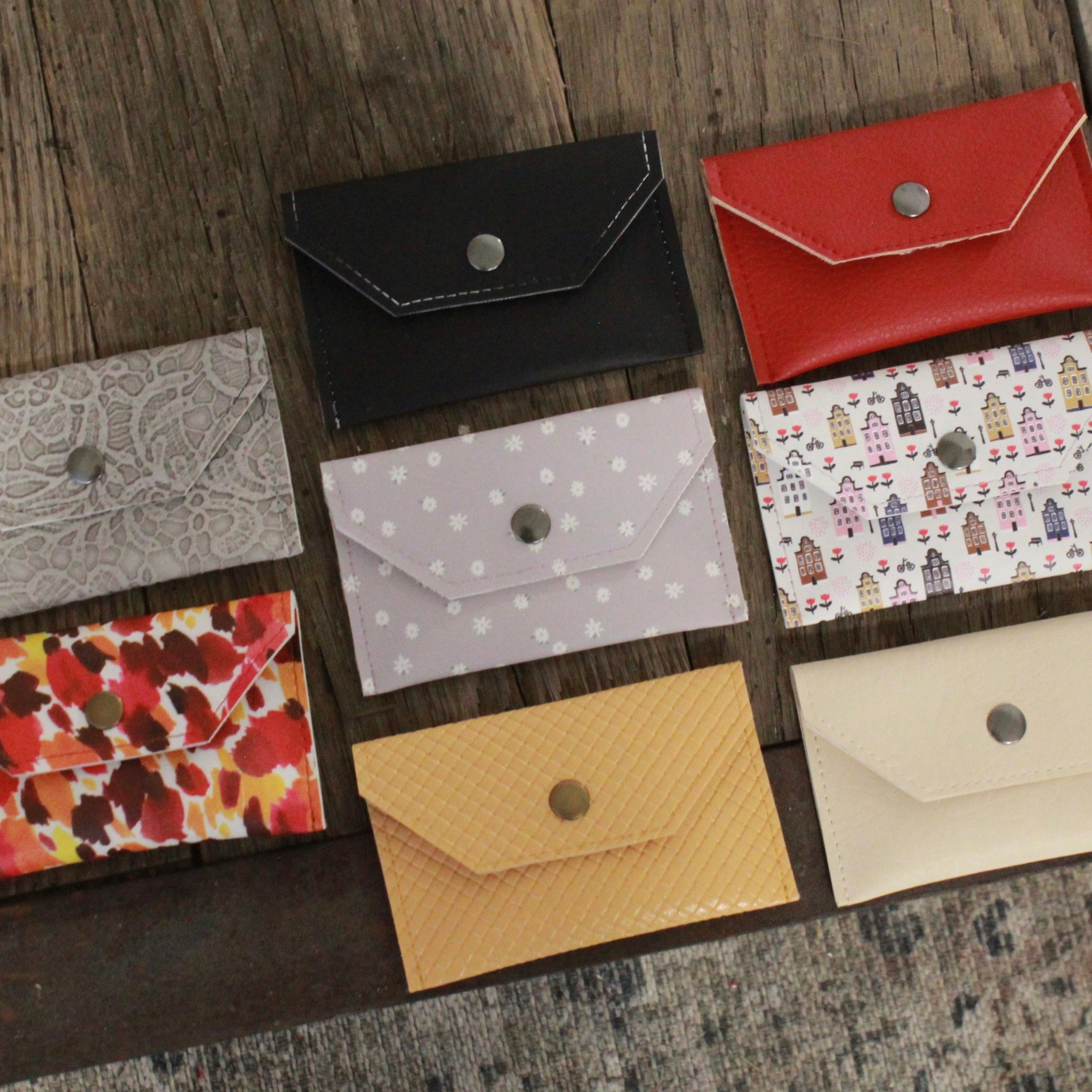 ELLIPSES CARD HOLDER